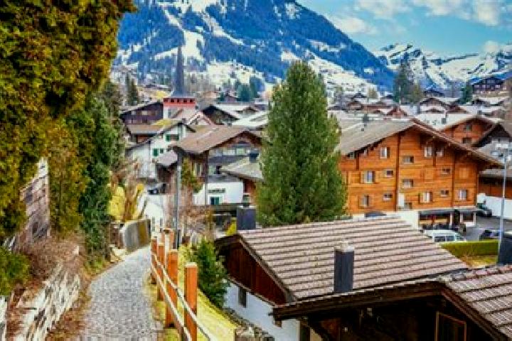 Ellie, 20 — Escort in Gstaad, Switzerland