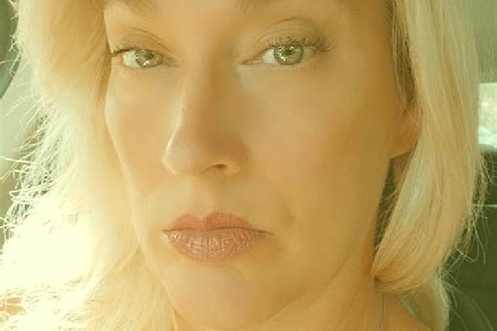 Ellie, 20 — Escort in Norris City, United States
