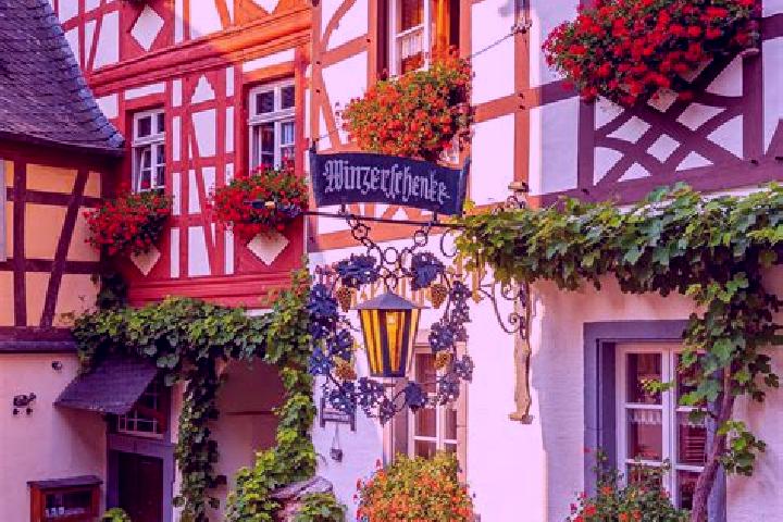 Ellie, 20 — Escort in Ubereisenbach, Germany