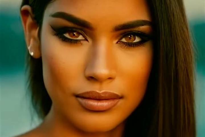 Ellie, 21, a black amber-eyed latina companion based in Heinfels. Offering 69, BDSM, Roleplay. Available for incall and outcall, overnight bookings available.