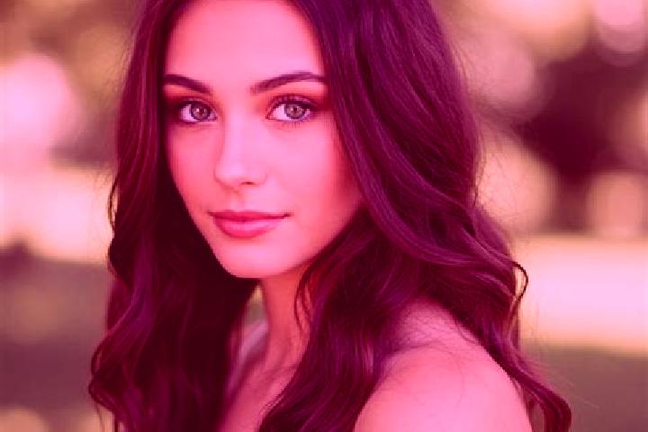 Ellie, 21, a brunette hazel-eyed mediterranean companion based in Banksville. Offering Girlfriend Experience, Massage, GFE, Deep French Kissing. Available fo...