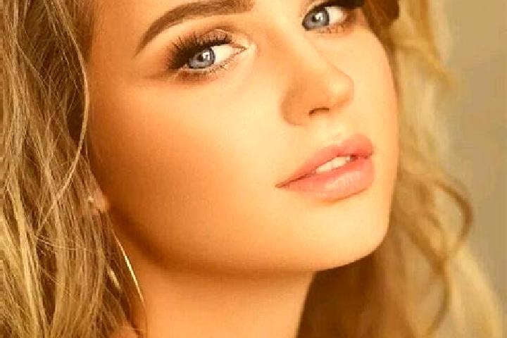 Ellie, 21, a dark blonde blue-eyed caucasian companion based in Vokhtoga. Offering Tantra, BDSM, Party Girl. Available for incall and outcall, overnight book...
