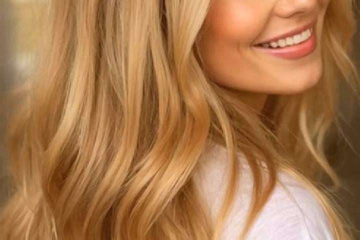 Ellie, 21, a dark blonde hazel-eyed ebony companion based in Etercy. Offering 69, GFE, Dinner Date. Available for incall and outcall, day and evening dates.