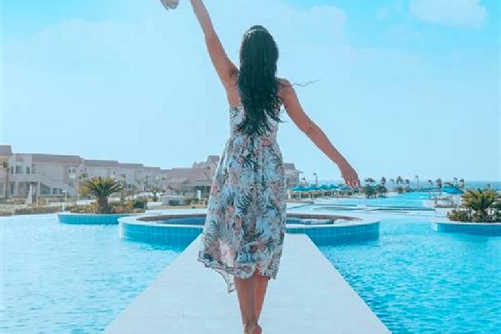 Ellie, 21 — Escort in Al Ayn as Sukhnah, Egypt