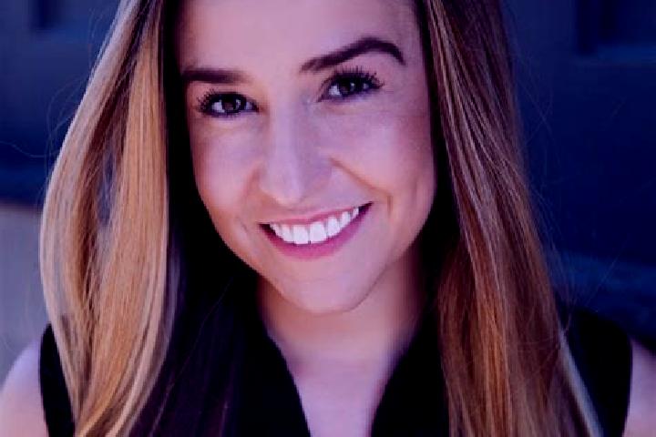Ellie, 21 — Escort in Andriievychi, Ukraine