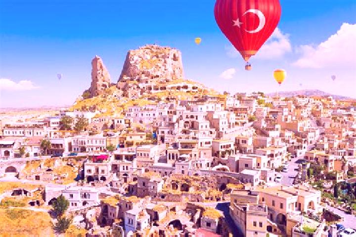 Ellie, 21 — Escort in Asagi Karafakili, Turkey