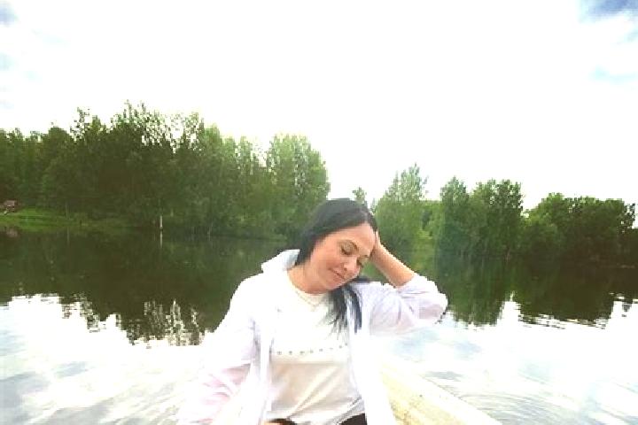 Ellie, 21 — Escort in Breytovo, Russia