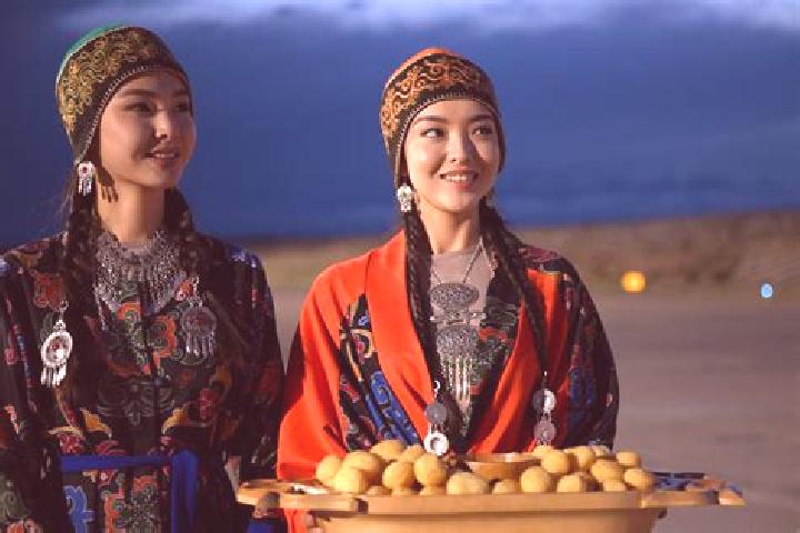 Ellie, 21 — Escort in Chinoz, Uzbekistan