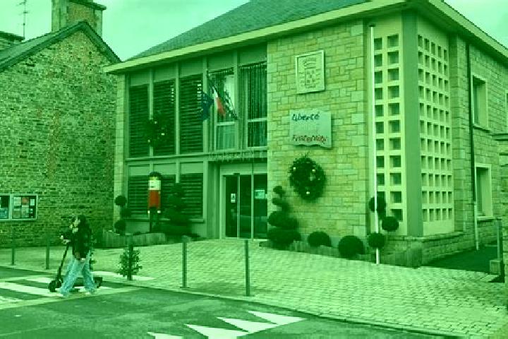 Ellie, 21 — Escort in La Bouexiere, France