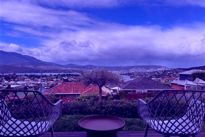 Ellie, 21 — Escort in Lindisfarne, Australia