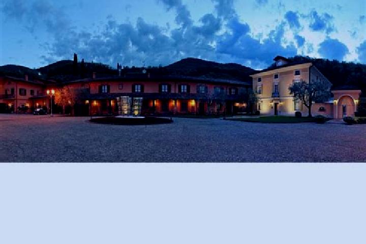 Ellie, 21 — Escort in Monticelli Brusati, Italy