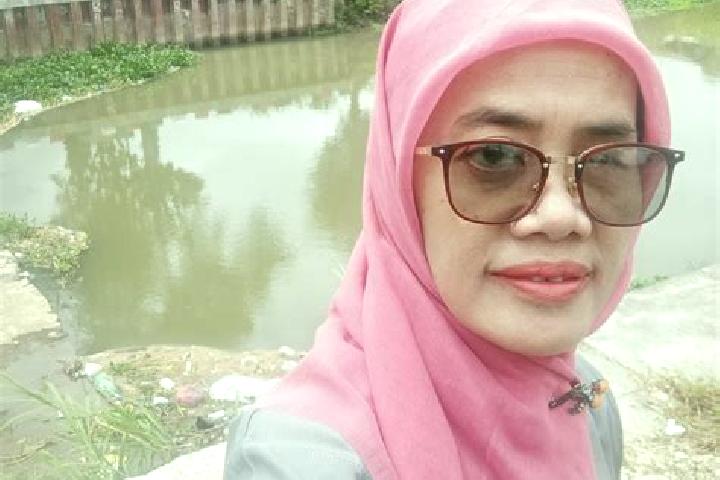 Ellie, 21 — Escort in Tarutung, Indonesia