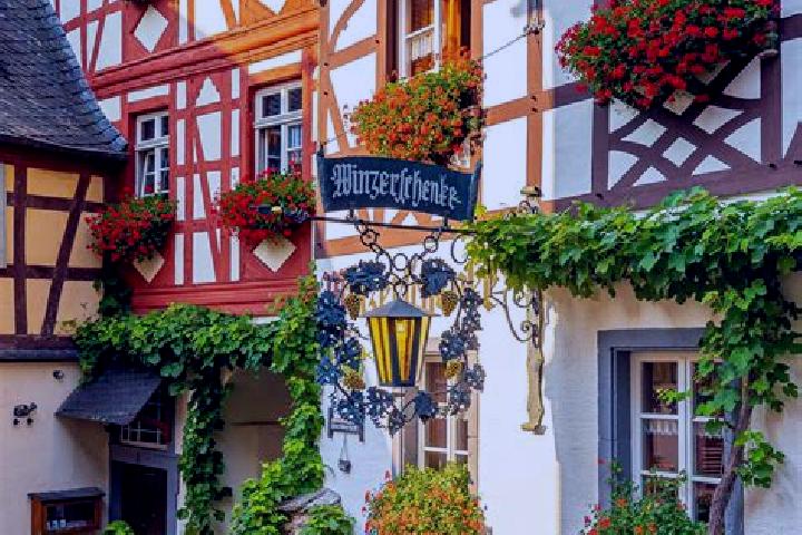 Ellie, 21 — Escort in Untermunkheim, Germany