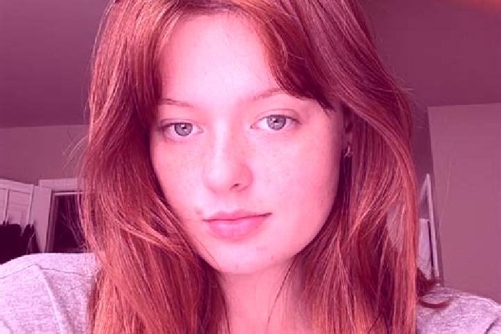 Ellie, 22, a auburn amber-eyed caucasian companion based in Pandelys. Offering A-Level, OWO, 69. Available for incall and outcall, day and evening dates.