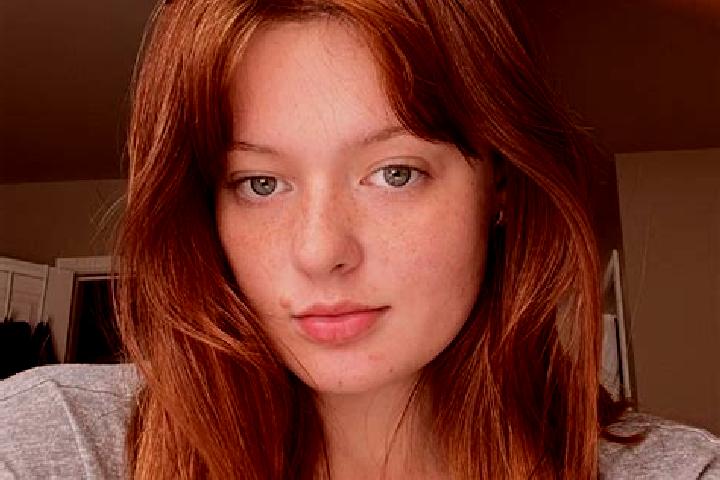 Ellie, 22, a auburn grey-eyed european companion based in Azzaba. Offering OWO, Overnight, A-Level. Available for incall and outcall, day and evening dates.