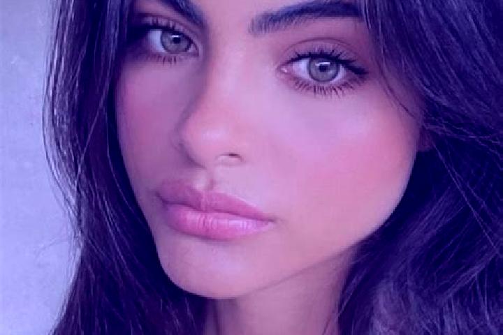 Ellie, 22, a black dark-eyed indian companion based in Yojuela. Offering Domination, Overnight. Available for incall and outcall, day and evening dates.