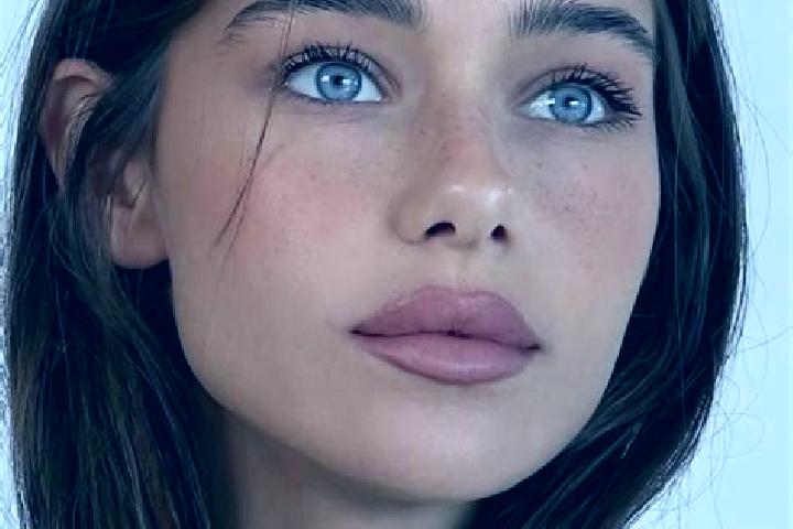Ellie, 22, a brunette brown-eyed ebony companion based in Frosta. Offering 69, OWO, A-Level, Massage. Available for incall and outcall, day and evening dates.
