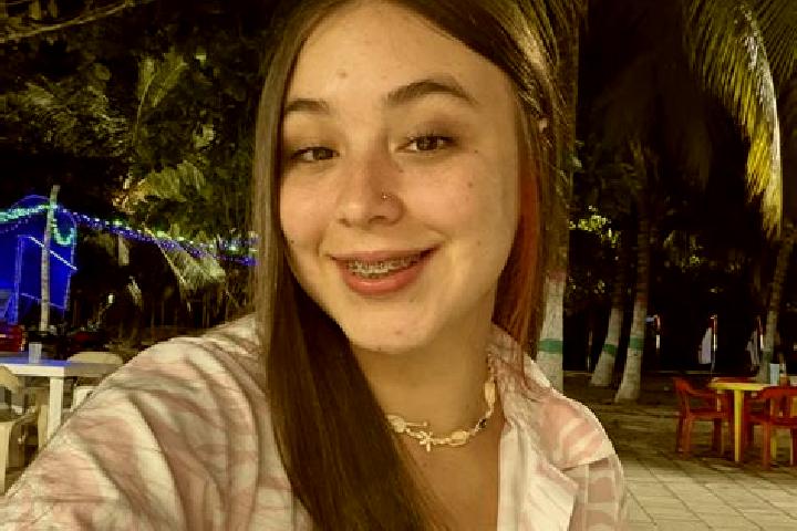 Ellie, 22 — Escort in Aleman, Mexico