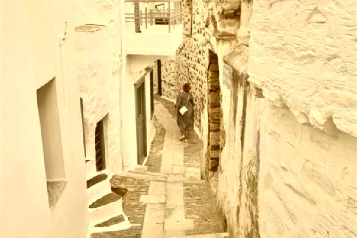 Ellie, 22 — Escort in Ano Syros, Greece