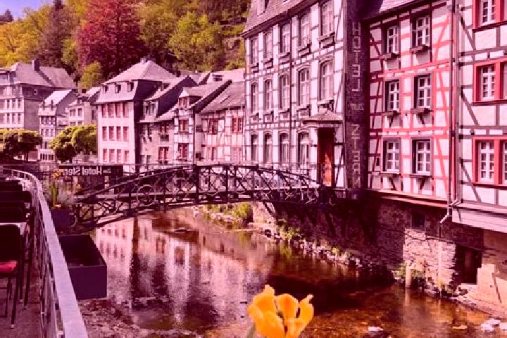Ellie, 22 — Escort in Bodenbach, Germany