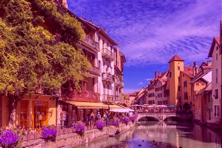 Ellie, 22 — Escort in Enveig, France