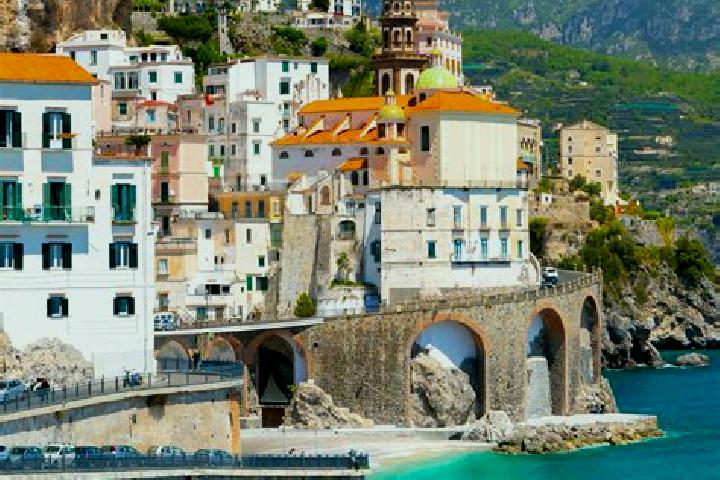 Ellie, 22 — Escort in Erbe, Italy