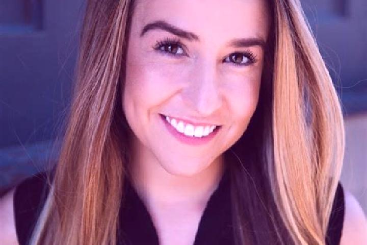 Ellie, 22 — Escort in Fuentenovilla, Spain