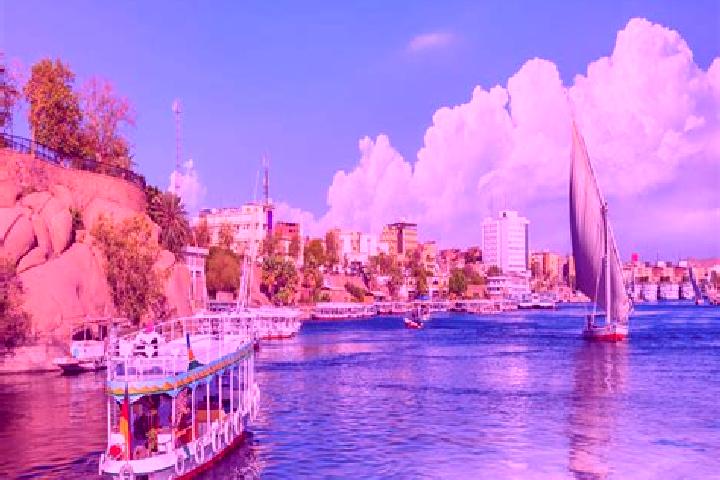 Ellie, 22 — Escort in Kawm Hamadah, Egypt
