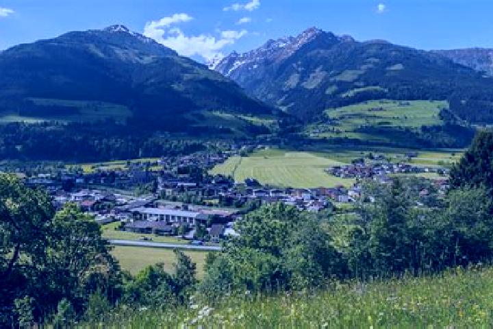 Ellie, 22 — Escort in Niedernsill, Austria