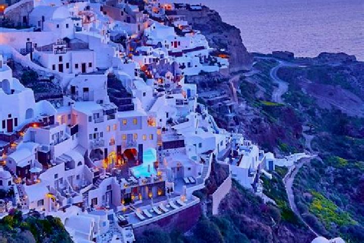 Ellie, 22 — Escort in Tsoukaladhes, Greece