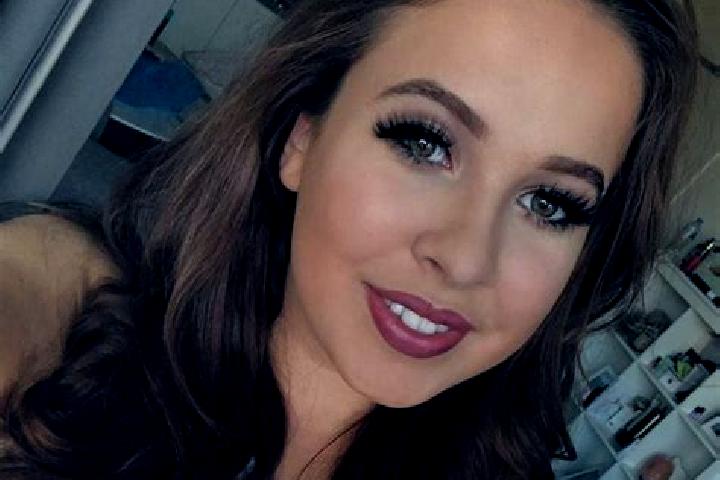 Ellie, 23, a auburn amber-eyed caribbean companion based in San Leonardo de Yague. Offering Overnight, BDSM, Party Girl. Available for incall and outcall, ov...