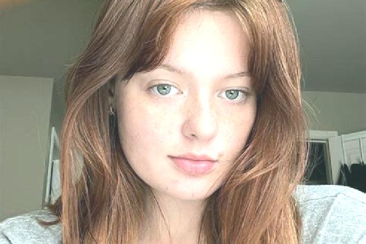 Ellie, 23, a auburn grey-eyed european companion based in Ostruznica. Offering CIM, Massage. Available for incall and outcall, day and evening dates.
