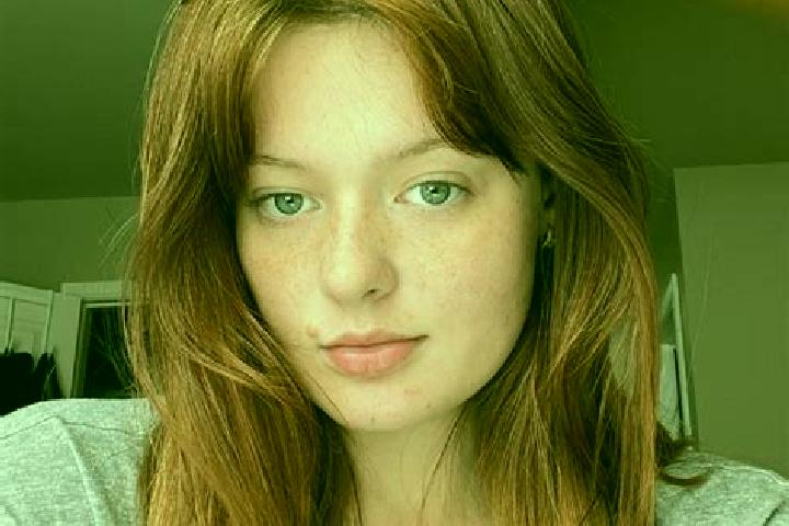 Ellie, 23, a auburn grey-eyed indian companion based in Strassen. Offering GFE, OWO. Available for incall and outcall, day and evening dates.