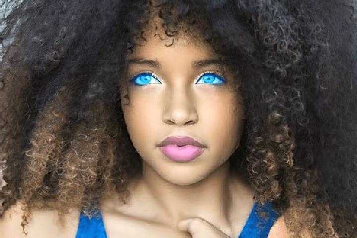 Ellie, 23, a black blue-eyed mixed companion based in Husi. Offering Tantra, Fetish, BDSM, Massage, OWO. Available for incall and outcall, day and evening da...