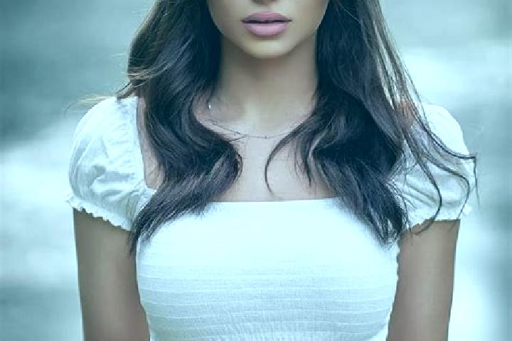 Ellie, 23, a brunette brown-eyed ebony companion based in Shitang. Offering CIM, Tantra, OWO. Available for incall and outcall, overnight bookings available.