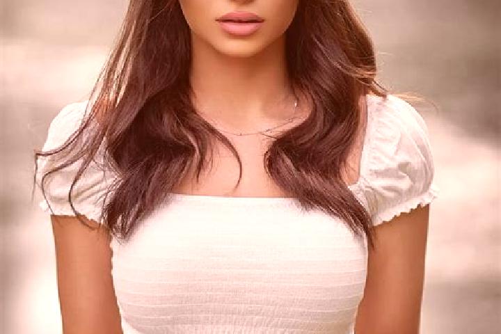 Ellie, 23, a brunette brown-eyed mixed companion based in Baiculesti. Offering Couples, Domination, Party Girl. Available for incall and outcall, overnight b...