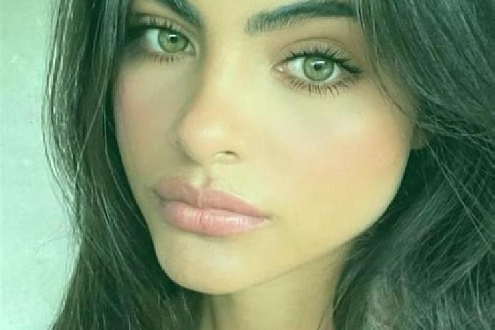 Ellie, 23, a brunette dark-eyed caucasian companion based in Danguineu. Offering Overnight, Striptease, 69. Available for incall and outcall, overnight booki...
