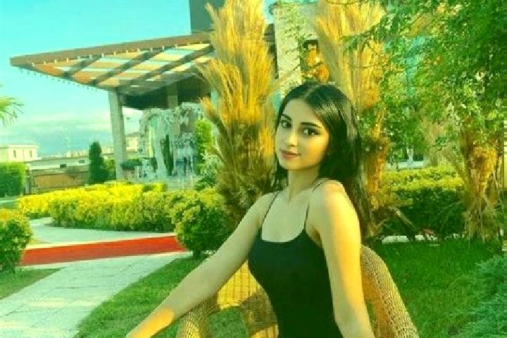 Ellie, 23 — Escort in Ar Ruhaybah, Syria
