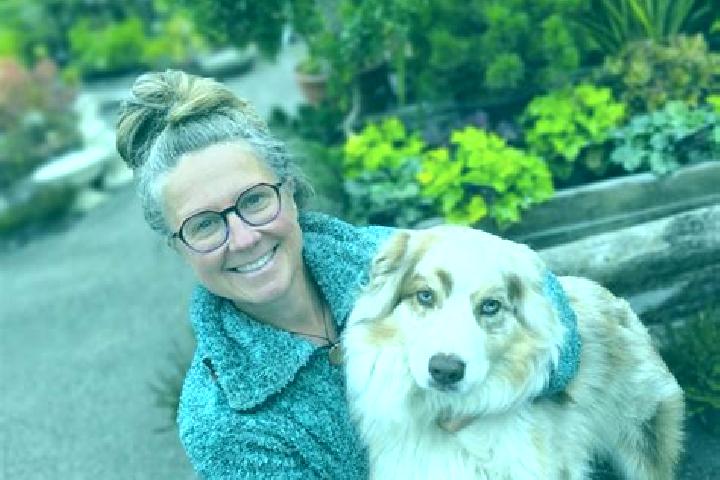 Ellie, 23 — Escort in Aumale, France
