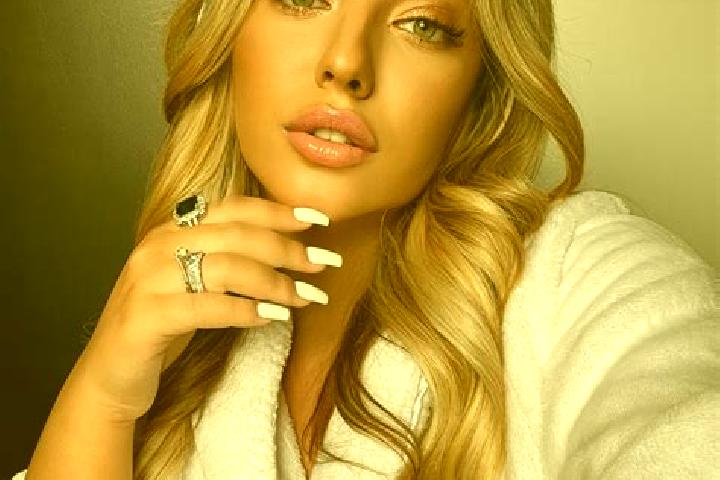 Ellie, 23 — Escort in Bagratashen, Armenia