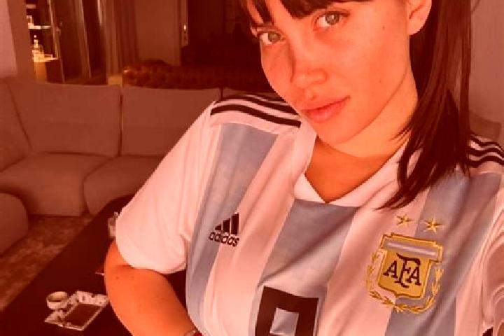 Ellie, 23 — Escort in Colonia Wanda, Argentina