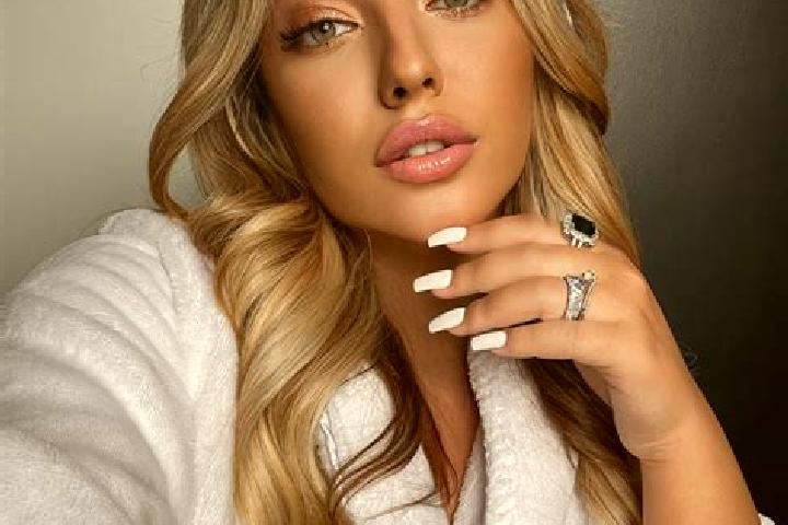 Ellie, 23 — Escort in Kazanlak, Bulgaria