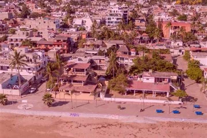 Ellie, 23 — Escort in La Penita de Jaltemba, Mexico