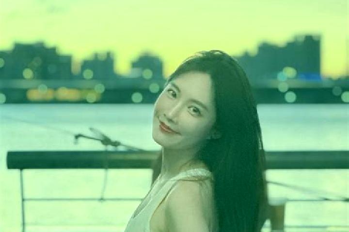 Ellie, 23 — Escort in Magutian, China