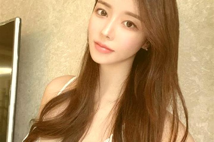 Ellie, 23 — Escort in Nanlou, China