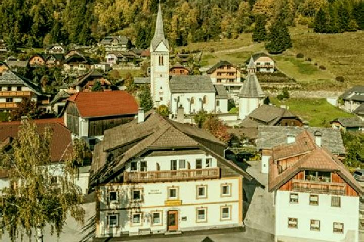 Ellie, 23 — Escort in Sankt Martin, Austria