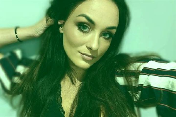 Ellie, 23 — Escort in Szymanowo, Poland