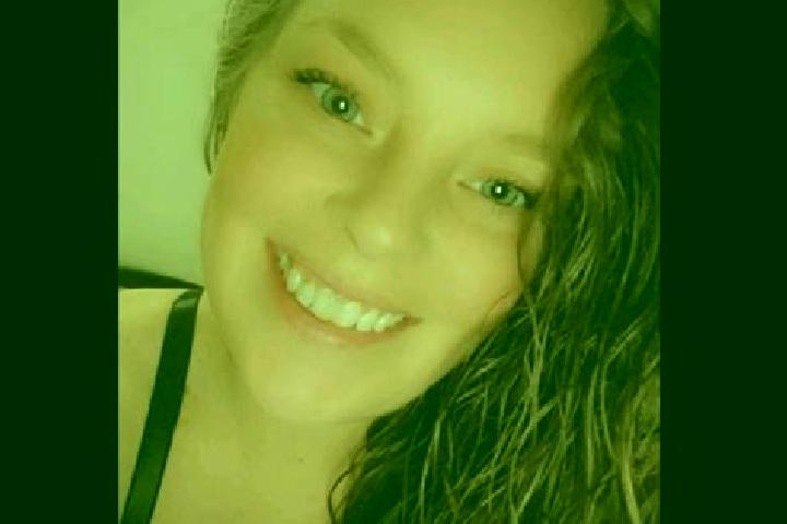 Ellie, 23 — Escort in Urbandale, United States