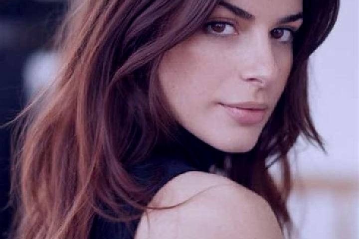 Ellie, 24, a auburn brown-eyed caribbean companion based in Lampa. Offering Couples, Girlfriend Experience, Erotic Massage, Duos, 69. Available for incall an...