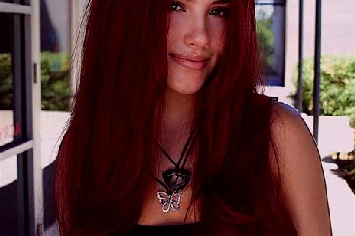 Ellie, 24, a auburn dark-eyed middle eastern companion based in Linera. Offering GFE, Fetish, Massage, Erotic Massage, Girlfriend Experience. Available for i...